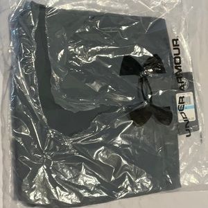 Under Armour men’s golf shorts NWT